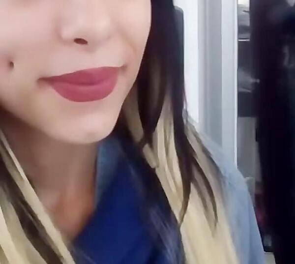 عکس چال گونه با پیرسینگ