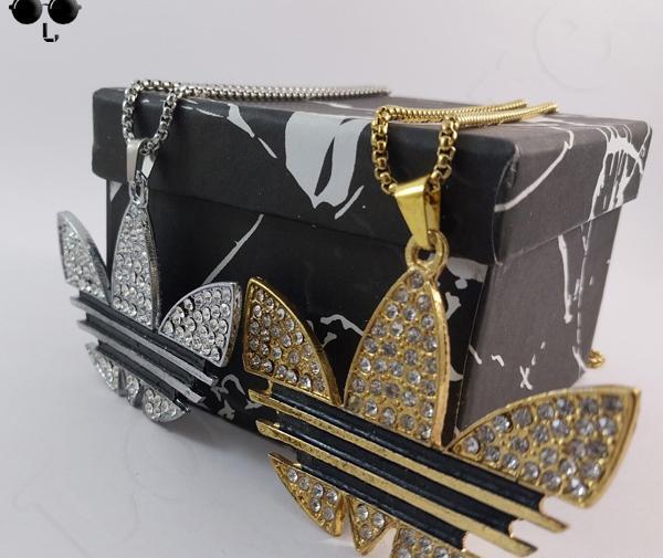 عکس گردنبند پیمان آدیداس