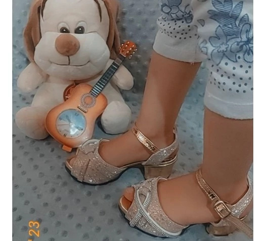 عکس کفش پاشنه بلند بچه گانه خوشگل