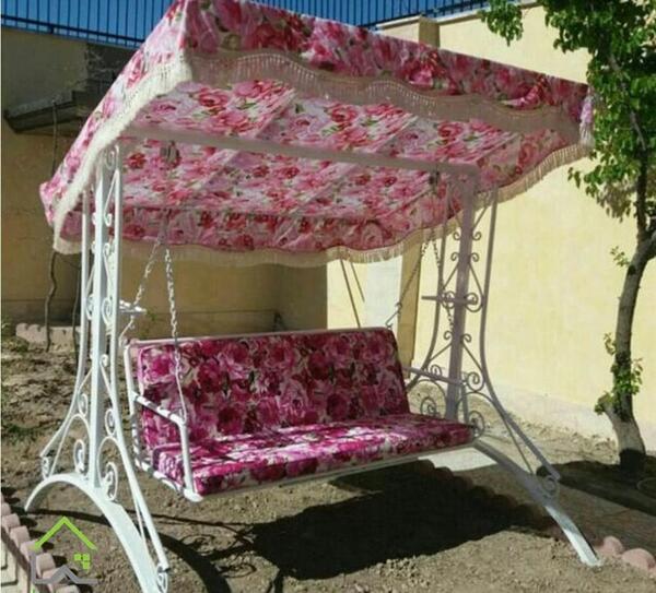 عکس تاب زنجیری باغ جوان
