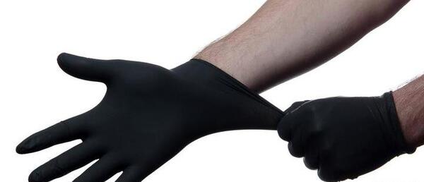 عکس دست با دستکش لاتکس
