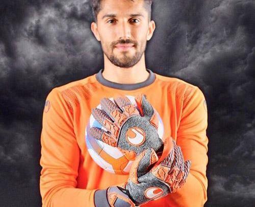 عکس دستکش حسین حسینی
