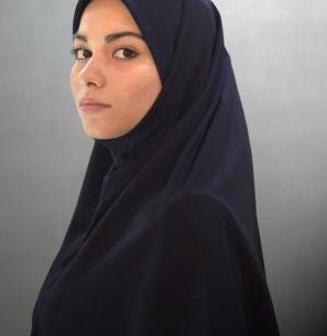 عکس آموزش دوخت مقنعه کراواتی دو رنگ
