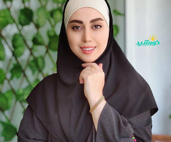 عکس با مقنعه مشکی