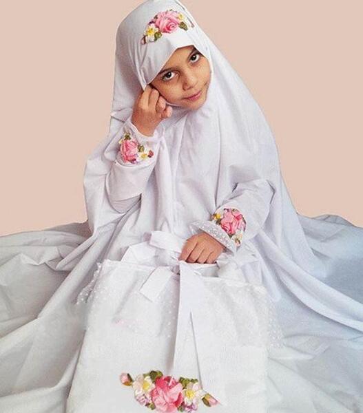 عکس چادر نماز جشن تکلیف کلاس سوم