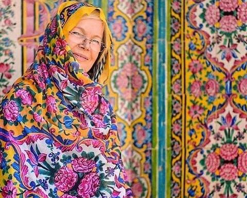 عکس با روسری سنتی