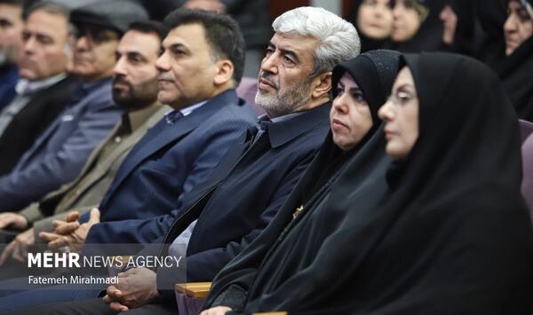 عکس فائزه روسری آبی