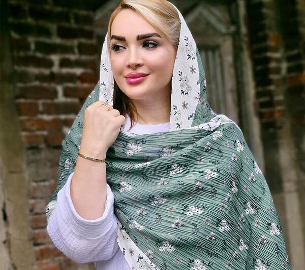 عکس شال پلیسه گلدار