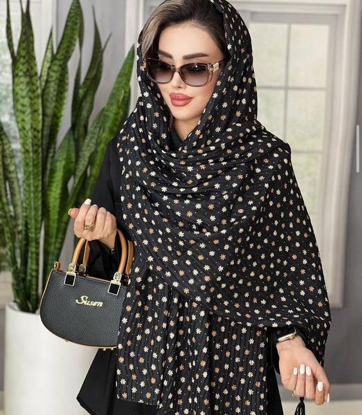 عکس شال پلیسه گلدار