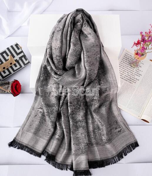 عکس شال پتینه مشکی