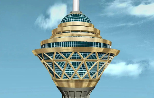 عکس برج میلاد در شب بارانی