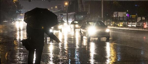 عکس شب بارانی تهران