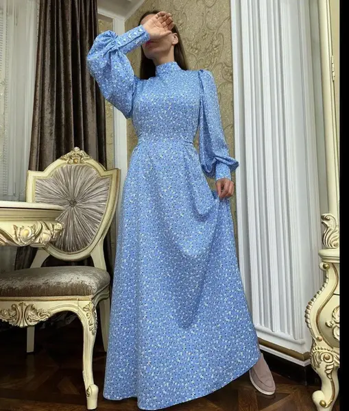 عکس پیراهن با پارچه حریر گلدار