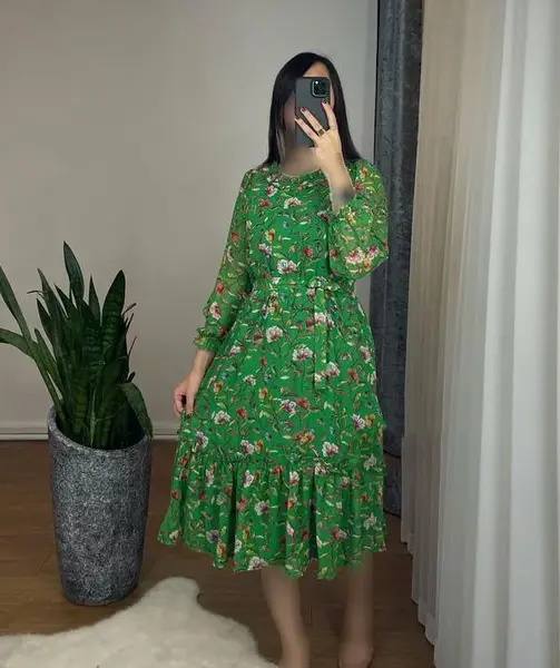 عکس پیراهن با پارچه حریر گلدار