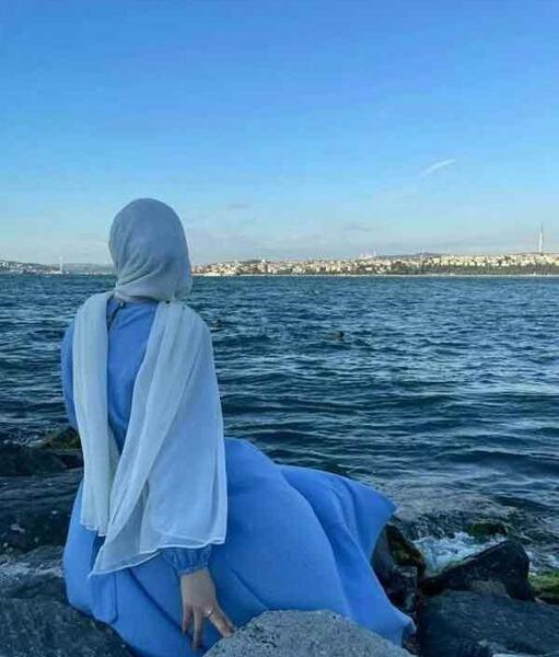 عکس دختر با پیراهن آبی