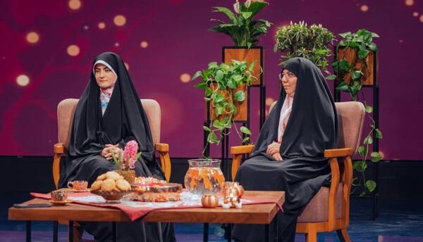 عکس دختر مجری از مامان بگو