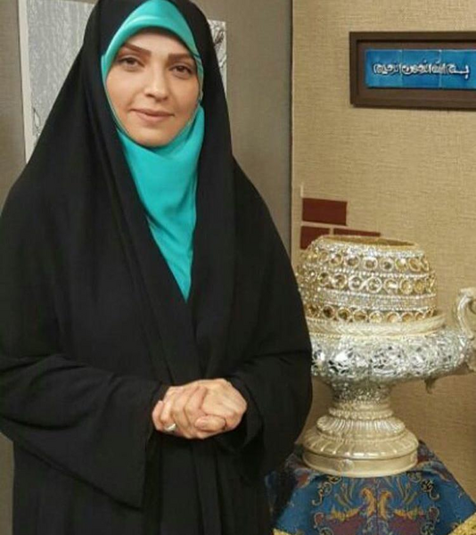 عکس همسر خانم امینیان مجری به خانه برمیگردیم
