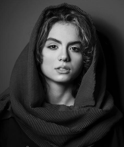 عکس از سارا حاتمی