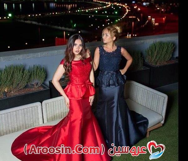 ژست عکس خانم با لباس مجلسی