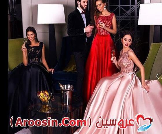 ژست عکس خانم با لباس مجلسی
