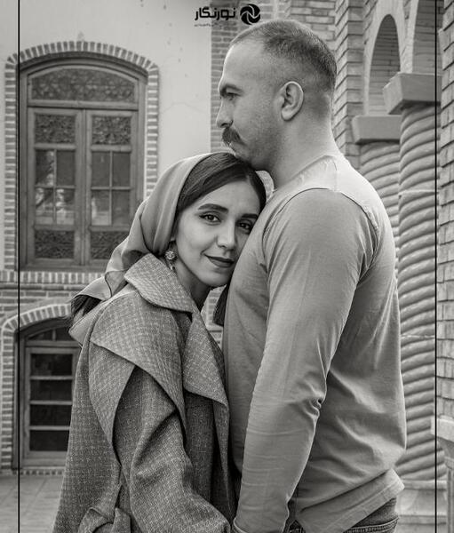 عکس ژست عکاسی دونفره با لباس مجلسی