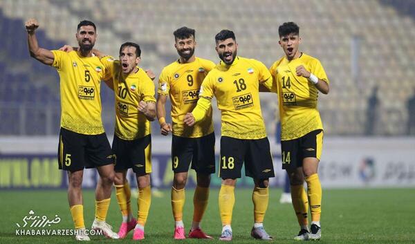 عکس کیلیان امباپه با شیر