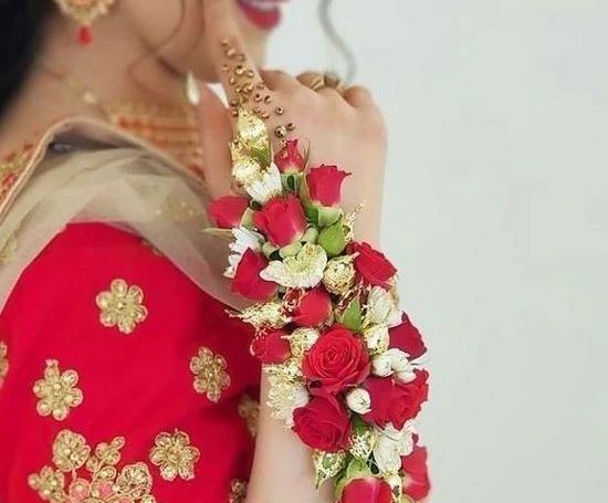 عکس تتوی گل طبیعی روی دست