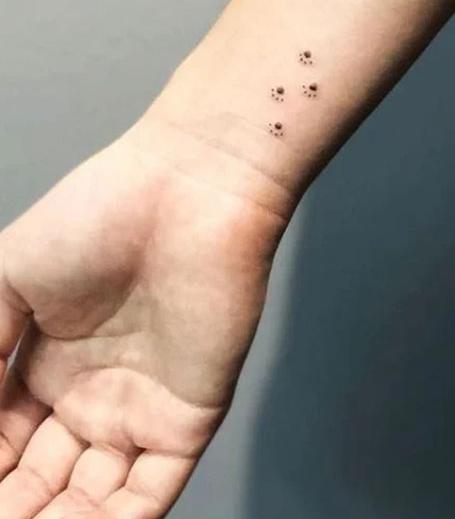 عکس تاتو مینیمال صورت
