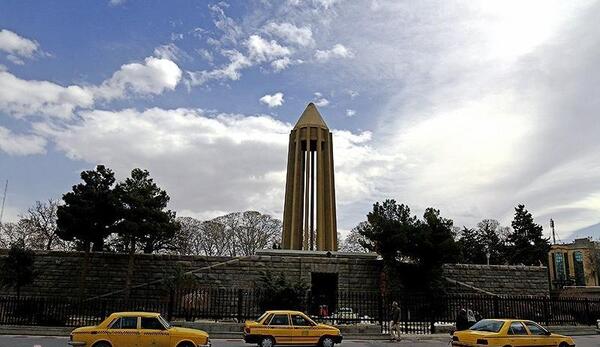 عکس آرامگاه ابوعلی سینا در همدان