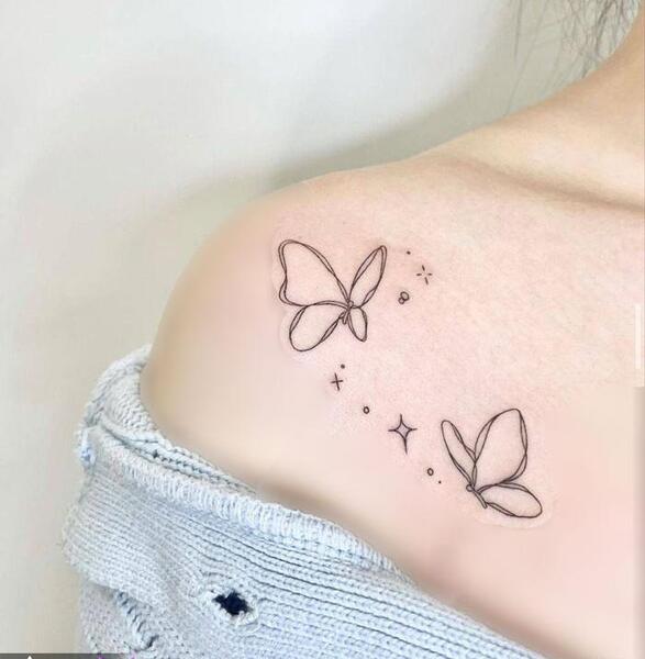 عکس تتو مینیمال پروانه رو ترقوه