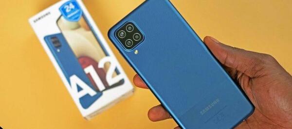 عکس بررسی گوشی a12 ناچو
