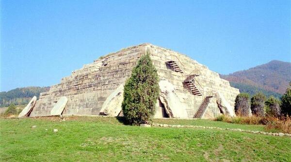 عکس قبر واقعی سوسانو