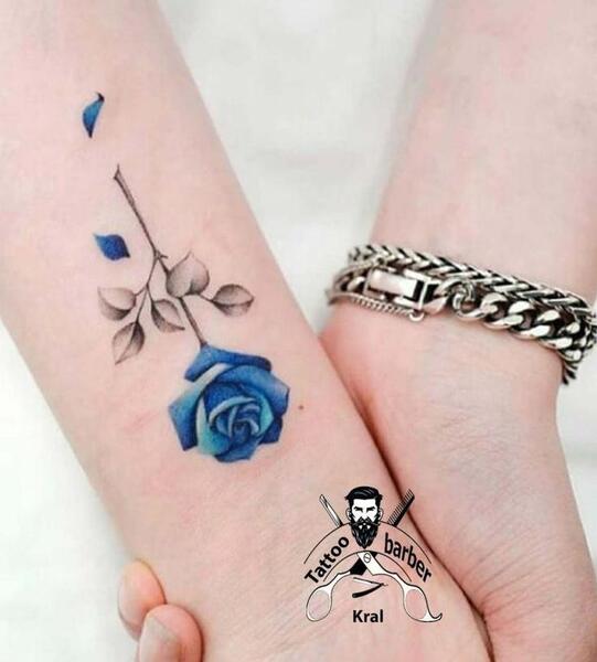 عکس تاتو گل روی پشت دست