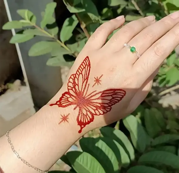 عکس تاتو با حنا روی دست