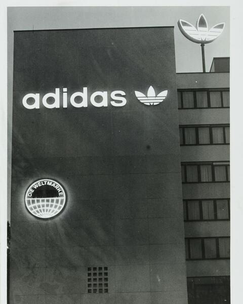 عکس adidas logo png wiki