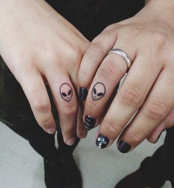 عکس تاتو روی دست مردانه اسان