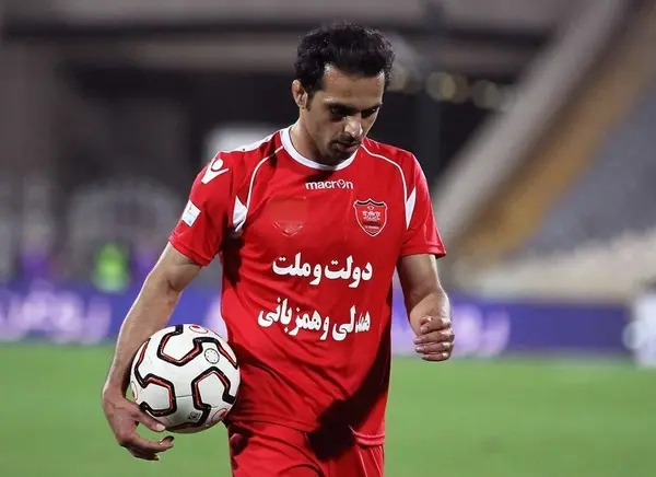 عکس هادی نوروزی در پرسپولیس