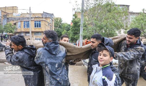 عکس در مورد همدلی و همیاری در حوادث
