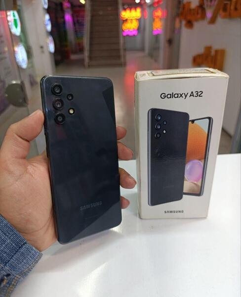 عکس گوشی a32 4g دیوار