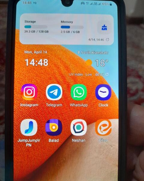 عکس گوشی a32 4g دیوار