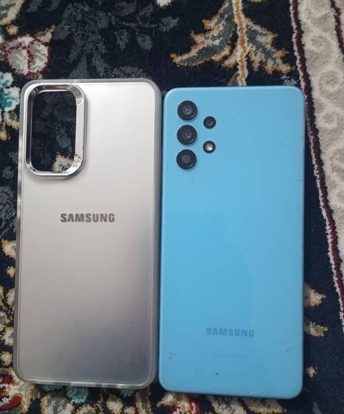 عکس گوشی a32 سامسونگ دیوار