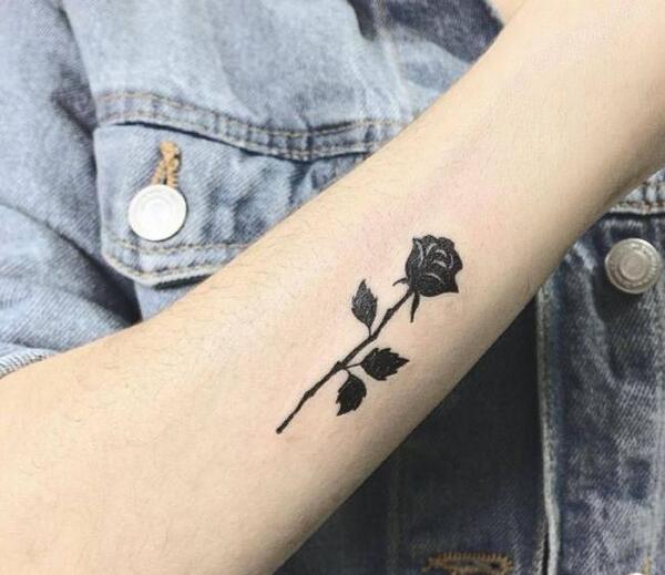 عکس تاتو مار روی دست به چه معناست