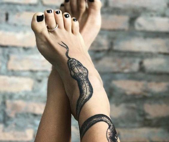 عکس تاتو مار روی دست به چه معناست