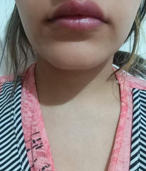 عکس تاتو رژ لب کالباسی نی نی سایت