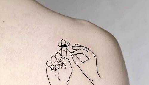 عکس تاتو قاصدک روی ترقوه