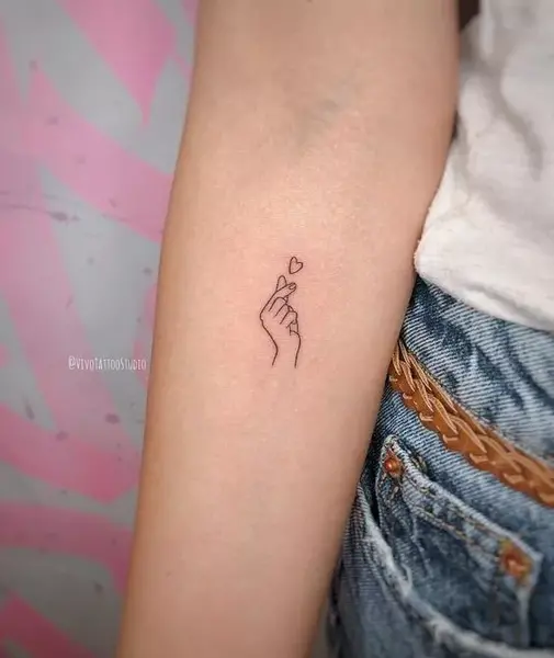 عکس رسم تاتو على اليد للبنات