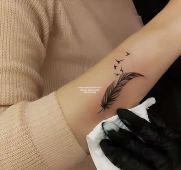 عکس تاتو زنانه روی ساق دست