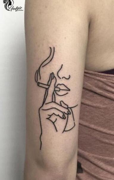 عکس تاتو نوشته روی بازو زنانه