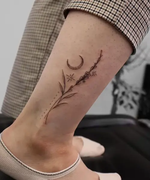 عکس تاتو حرف m روی دست