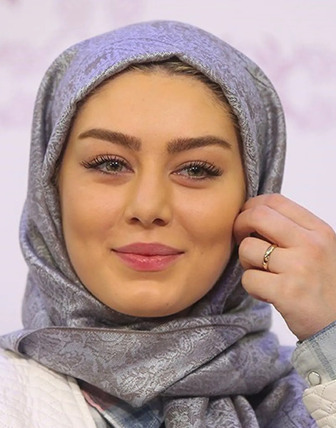 عکس تتو های دست سحر قریشی